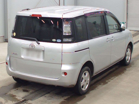 2011 Toyota Sienta NCP85G[1]