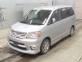 2004 Toyota Noah