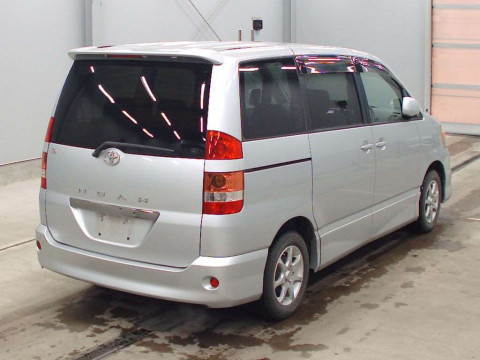 2004 Toyota Noah AZR60G[1]