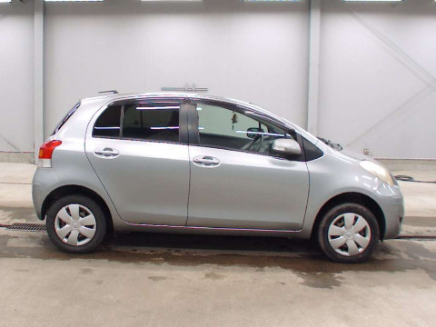 2008 Toyota Vitz NCP95[2]