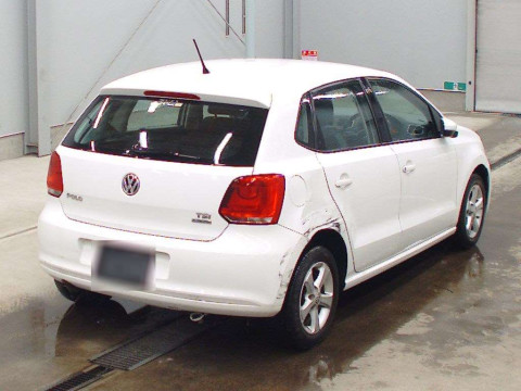 2013 Volkswagen Polo 6RCBZ[1]