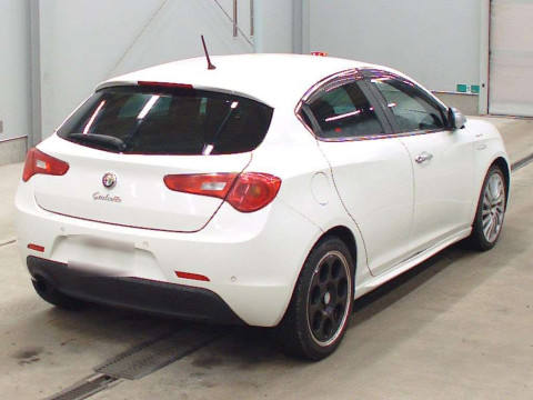 2014 Alfa Romeo Giulietta 940141[1]