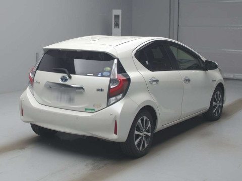 2018 Toyota Aqua NHP10[1]