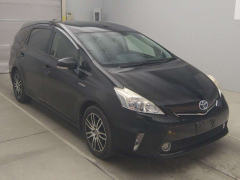 2012 Toyota Prius alpha ZVW40W[2]