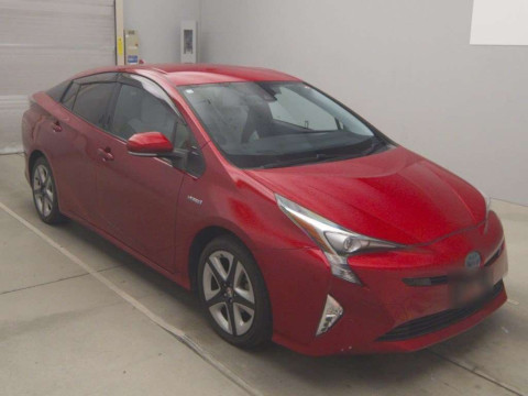 2016 Toyota Prius ZVW51[2]