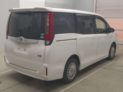 2016 Toyota Noah ZWR80G[1]