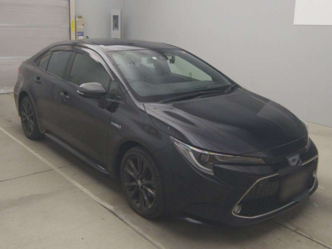 2019 Toyota Corolla Sedan ZWE214[2]