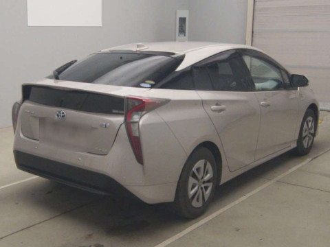 2016 Toyota Prius ZVW55[1]