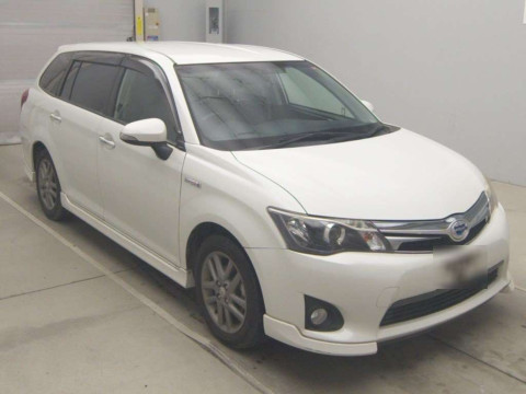 2014 Toyota Corolla Fielder NKE165G[2]