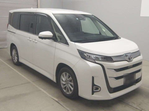 2022 Toyota Noah MZRA90W[2]