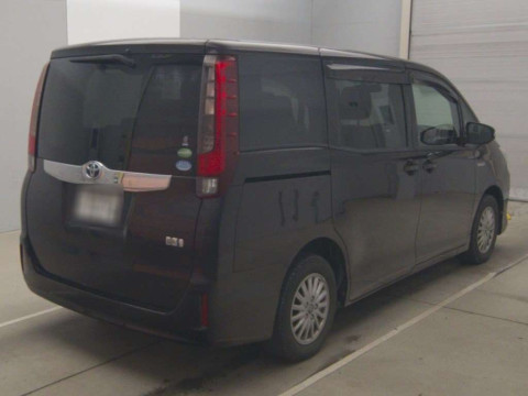 2014 Toyota Noah ZWR80G[1]