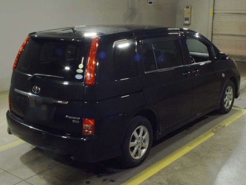 2010 Toyota Isis ZGM15W[1]