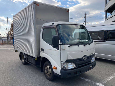 2017 Toyota Dyna Truck XZC605[2]