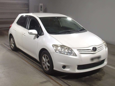 2010 Toyota Auris NZE151H[2]