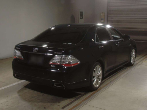 2008 Toyota Crown Hybrid GWS204[1]