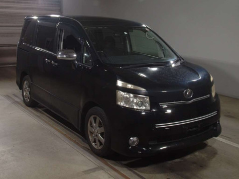 2010 Toyota Voxy ZRR70W[2]