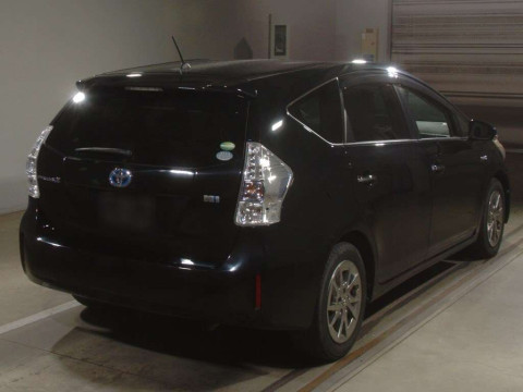 2014 Toyota Prius alpha ZVW41W[1]