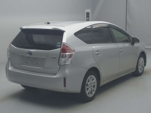 2015 Toyota Prius alpha ZVW41W[1]