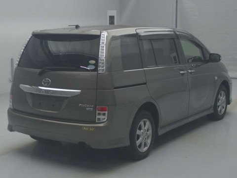 2012 Toyota Isis ZGM15W[1]