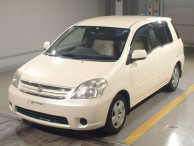 2003 Toyota Raum