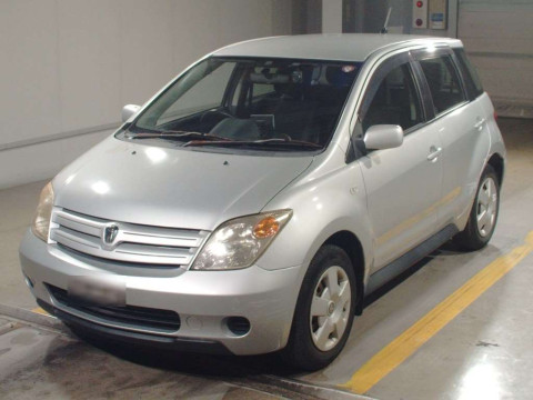 2004 Toyota IST NCP60[0]