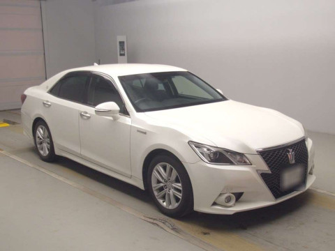 2014 Toyota Crown Hybrid AWS210[2]