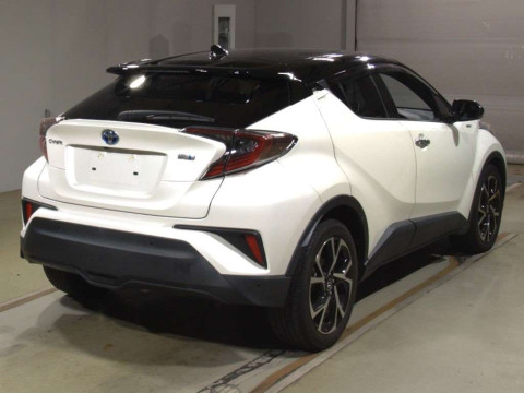 2017 Toyota C-HR ZYX10[1]