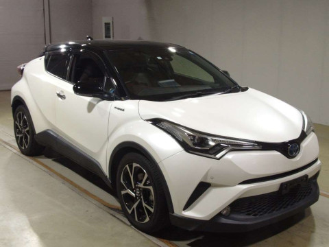 2017 Toyota C-HR ZYX10[2]