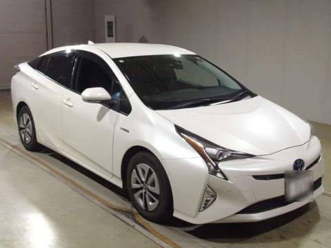 2018 Toyota Prius ZVW51[2]