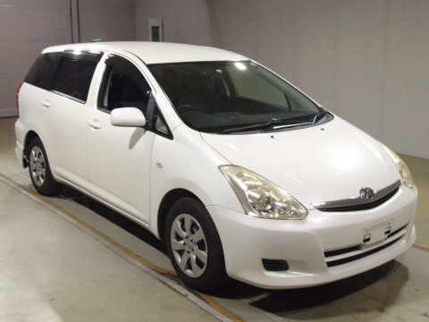 2005 Toyota Wish ZNE10G[2]