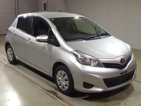 2014 Toyota Vitz NSP130[2]