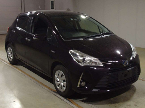 2017 Toyota Vitz NHP130[2]