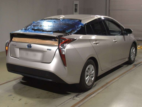 2016 Toyota Prius ZVW50[1]