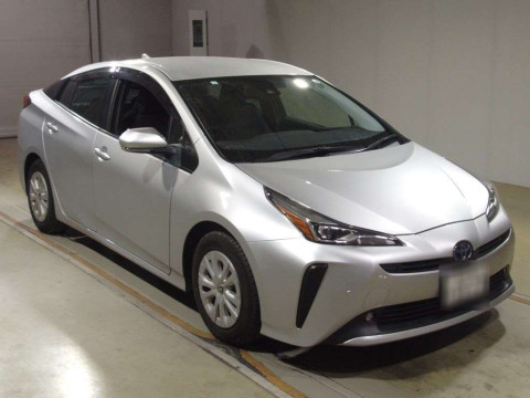 2021 Toyota Prius ZVW55[2]