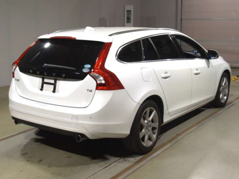 2014 Volvo V60 FB4164T[1]