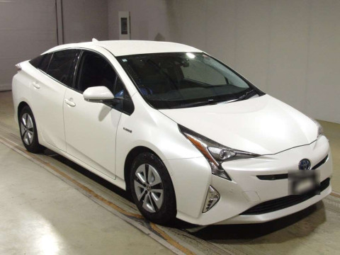 2016 Toyota Prius ZVW51[2]