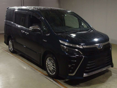 2018 Toyota Voxy ZWR80W[2]