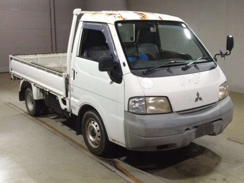 2003 Mitsubishi Delica Truck SK82TM[2]