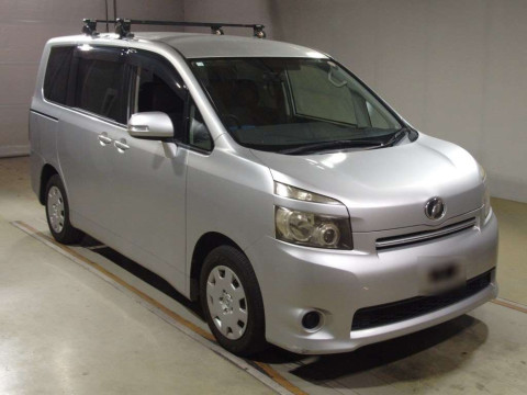 2008 Toyota Voxy ZRR70G[2]