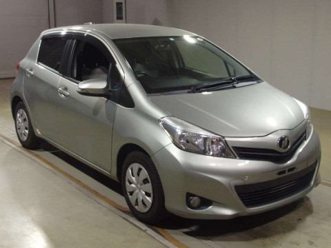 2012 Toyota Vitz KSP130[2]