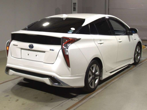 2018 Toyota Prius ZVW50[1]