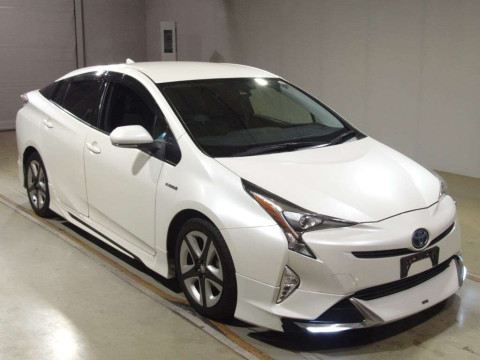 2018 Toyota Prius ZVW50[2]