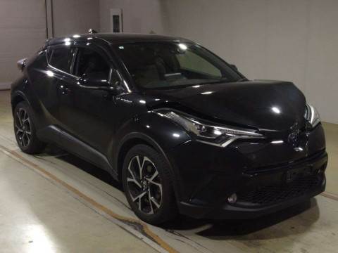 2017 Toyota C-HR ZYX10[2]