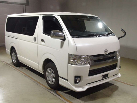 2019 Toyota Regiusace Van TRH200V[2]