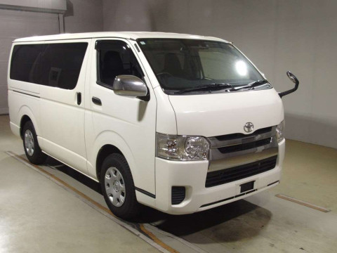 2019 Toyota Hiace Van TRH200V[2]