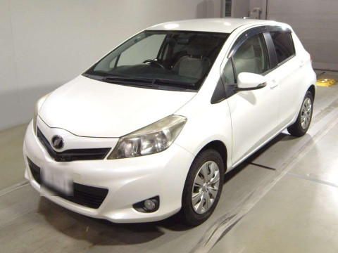 2011 Toyota Vitz NSP135[0]