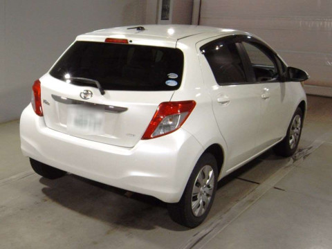 2011 Toyota Vitz NSP135[1]