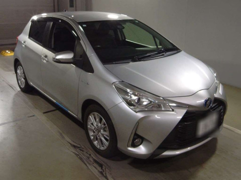 2017 Toyota Vitz NHP130[2]