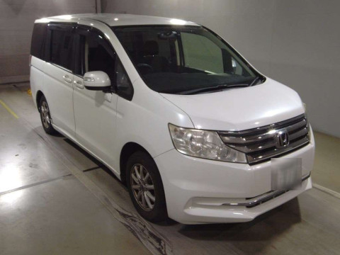 2012 Honda Step WGN RK1[2]