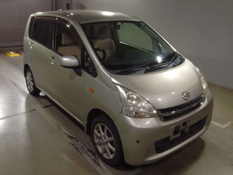 2011 Daihatsu Move LA100S[2]